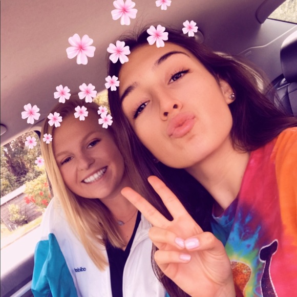 Meet your Posher, Gabi - Picture 1 of 1